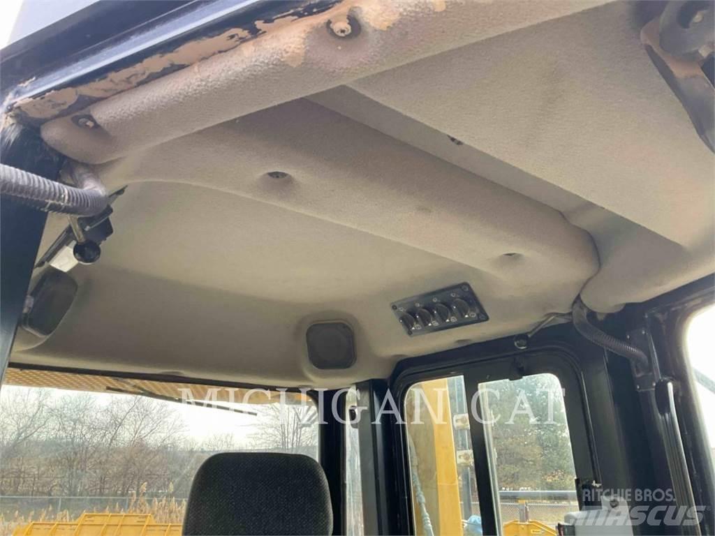CAT D6TL AHZ24F 크롤러 도저