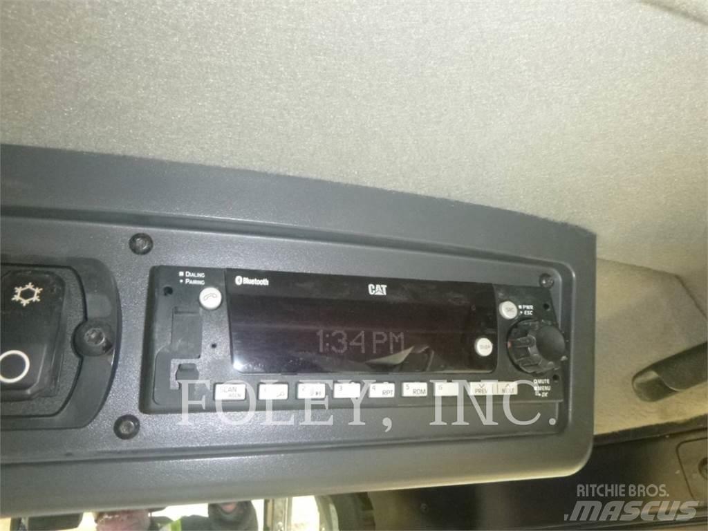 CAT D7-17 크롤러 도저