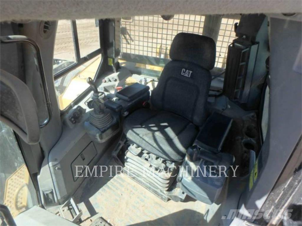 CAT D7E 크롤러 도저