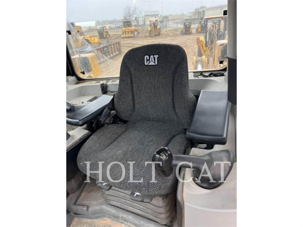 CAT D8 크롤러 도저