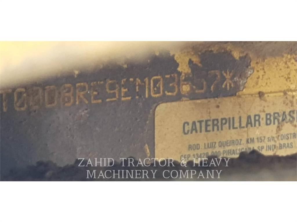 CAT D8RLRC 크롤러 도저