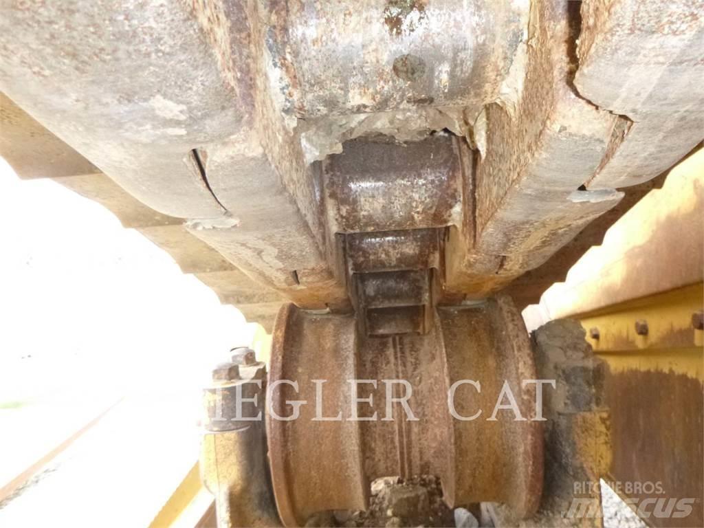 CAT D8T 크롤러 도저