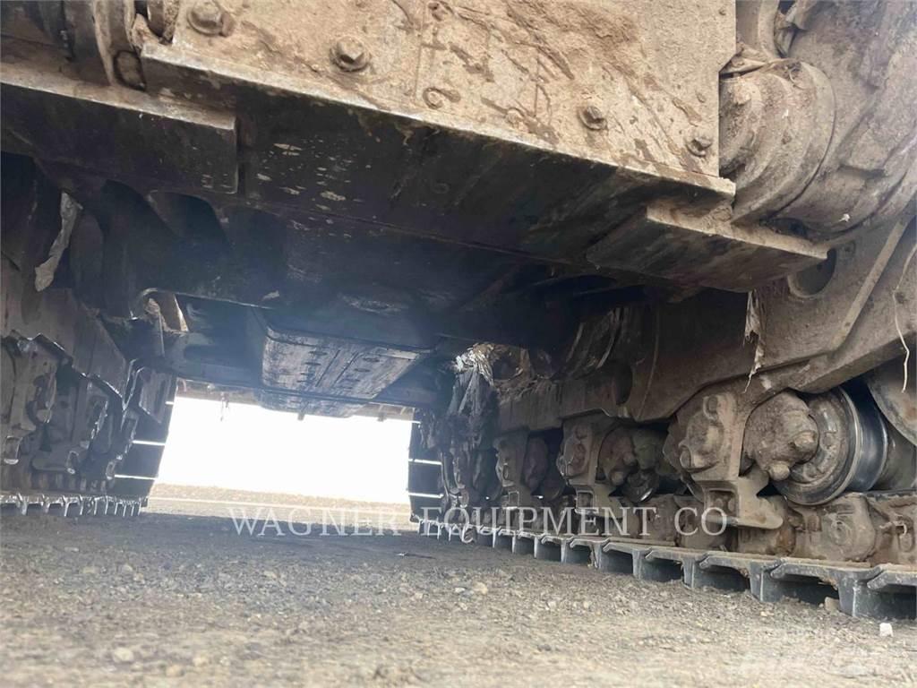 CAT D8T 크롤러 도저