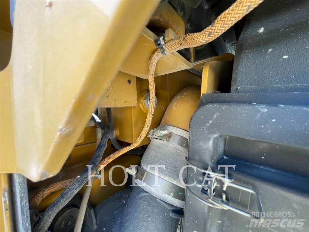 CAT D8T 크롤러 도저