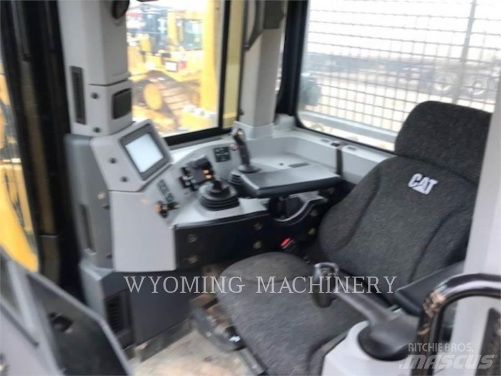 CAT D8T 크롤러 도저
