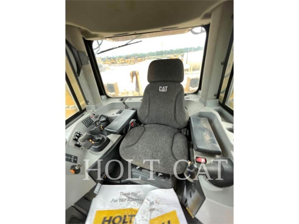 CAT D8T 크롤러 도저