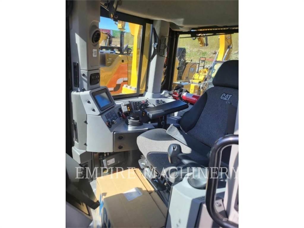 CAT D8T-21 크롤러 도저
