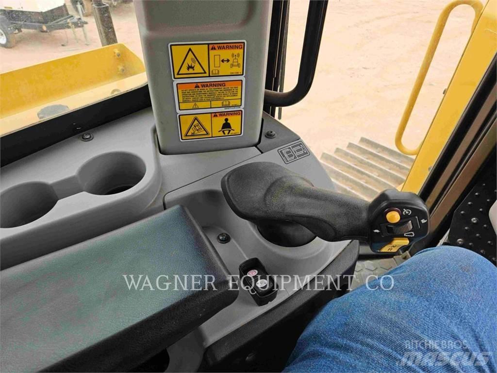 CAT D8T AW 크롤러 도저