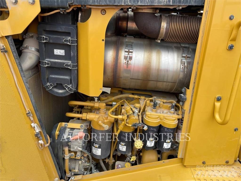 CAT D8T W 크롤러 도저