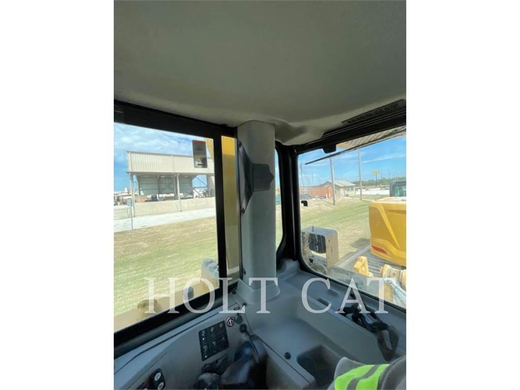 CAT D8T WHA 크롤러 도저