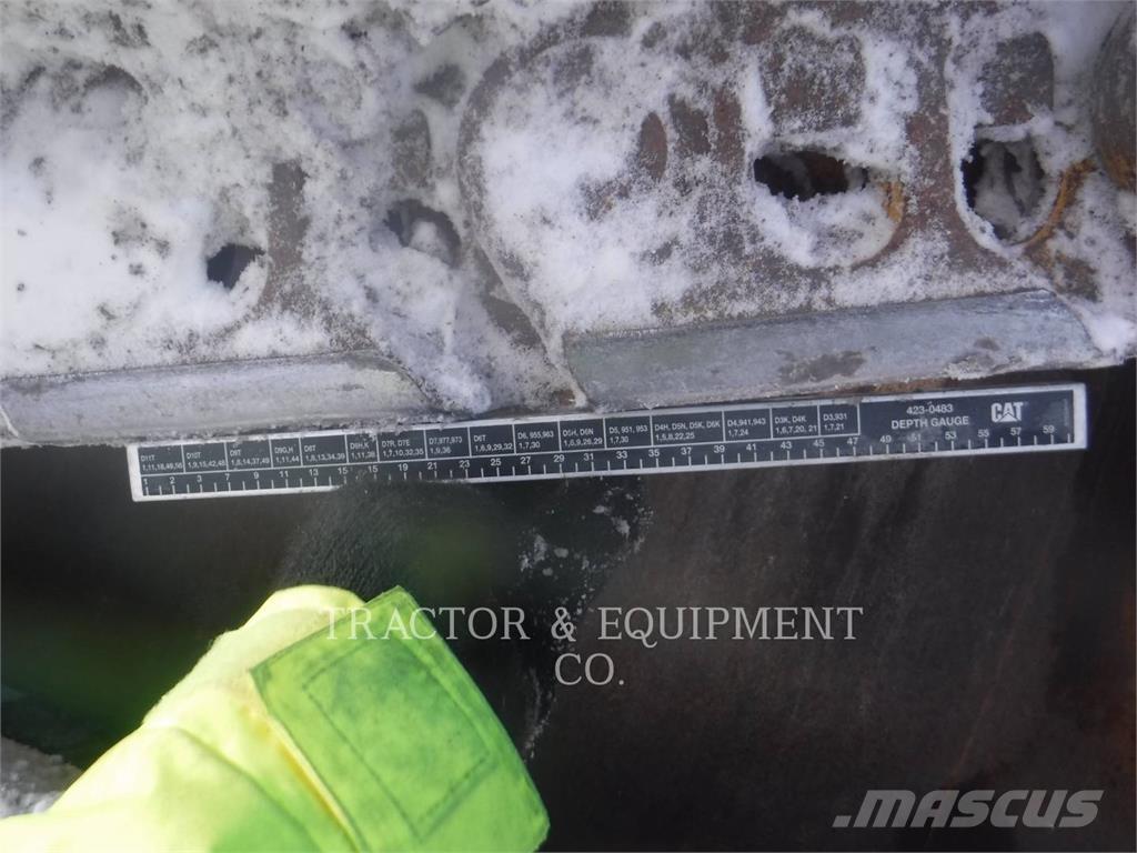 CAT D9 크롤러 도저