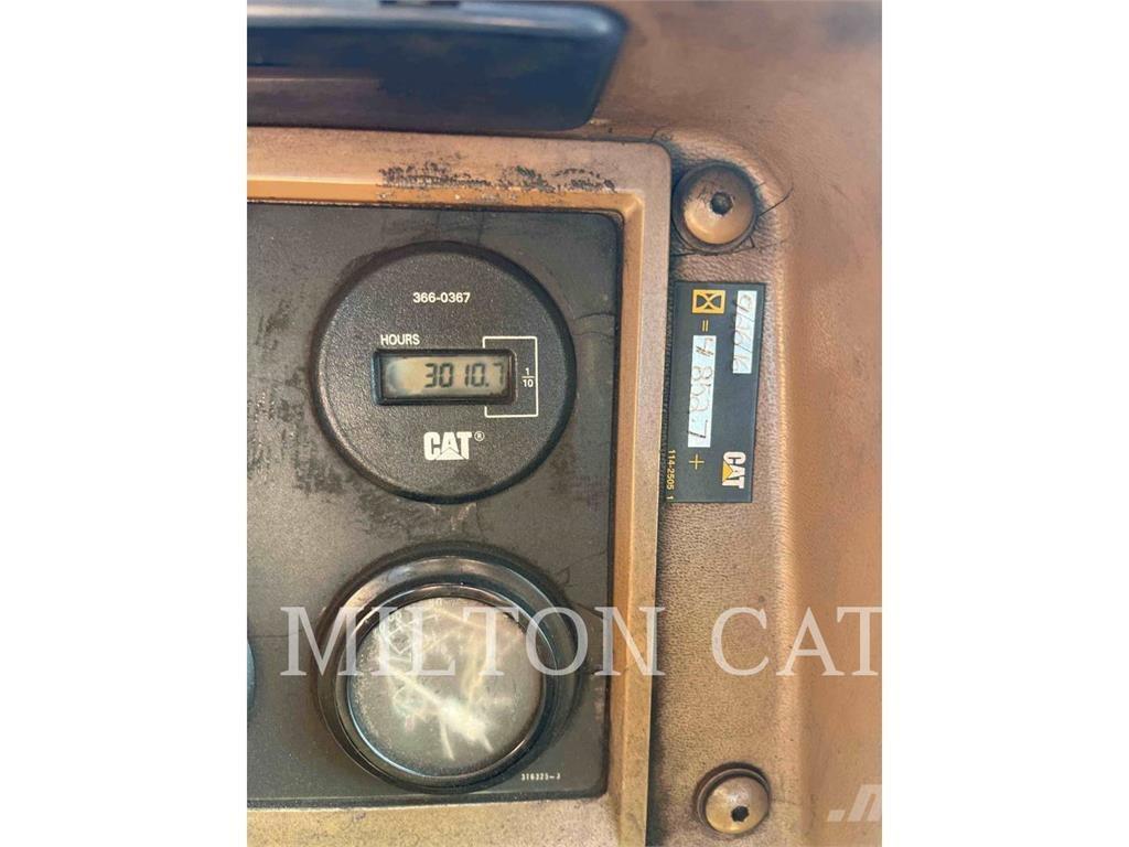 CAT D9N 크롤러 도저