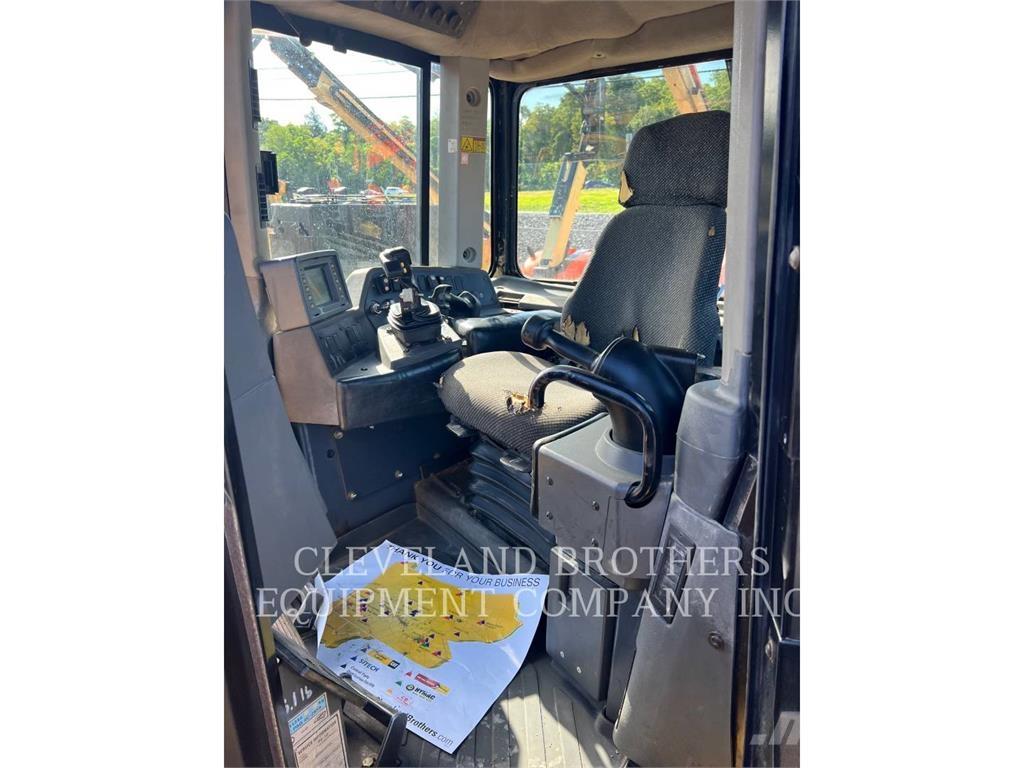 CAT D9T 크롤러 도저