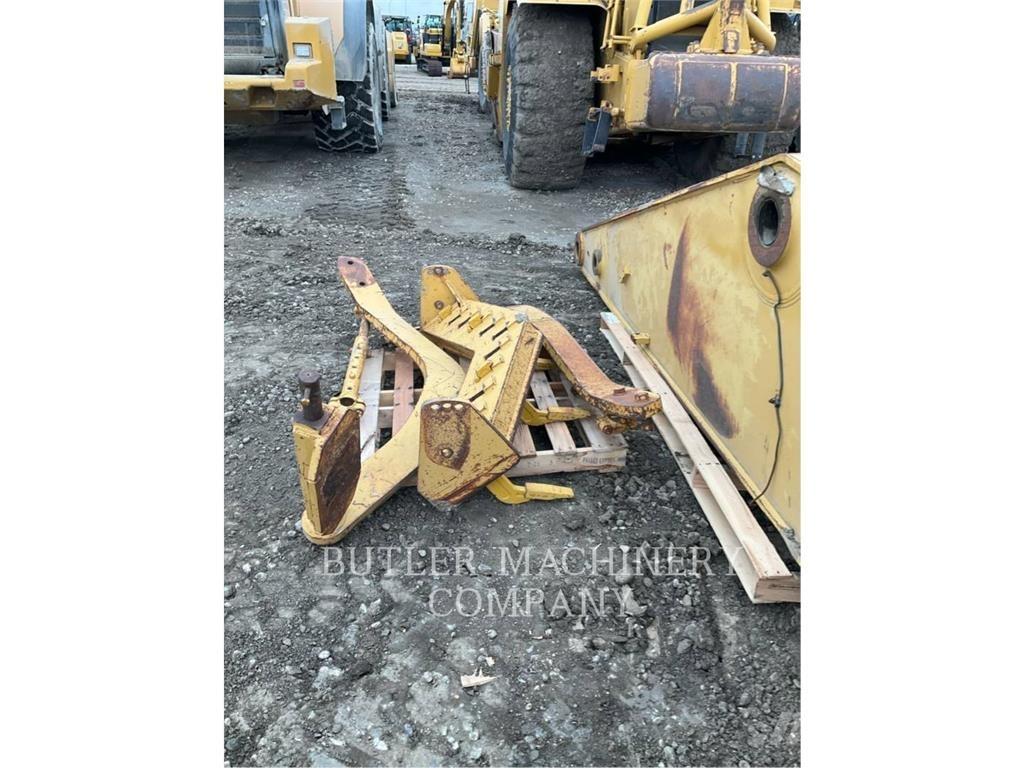 CAT FRONT SCARIFIER 스크레퍼