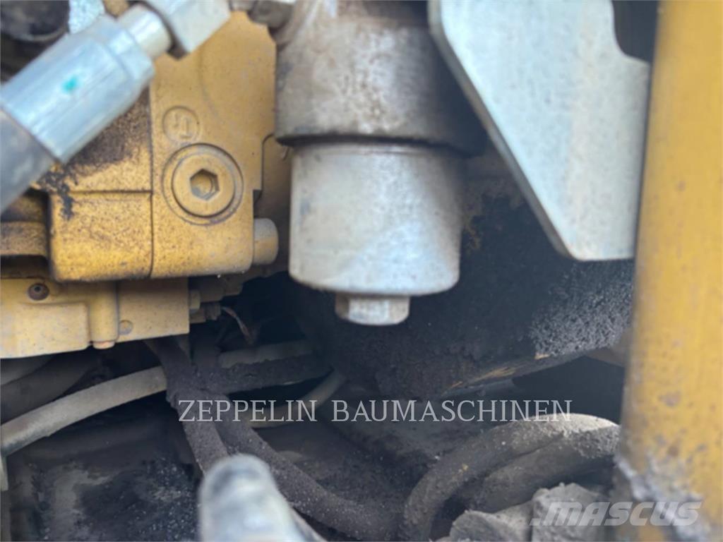 CAT M317F  휠 굴삭기