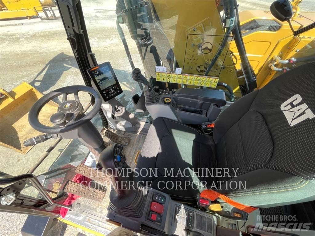 CAT M31807  휠 굴삭기