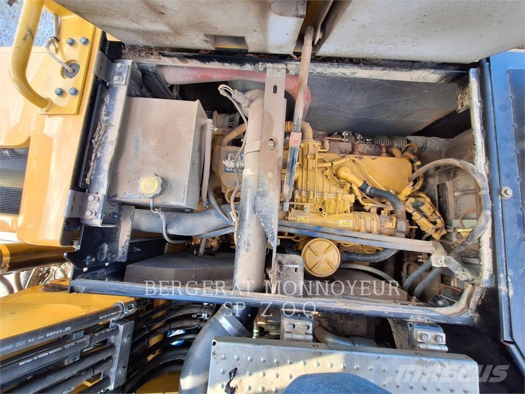 CAT M318F  휠 굴삭기