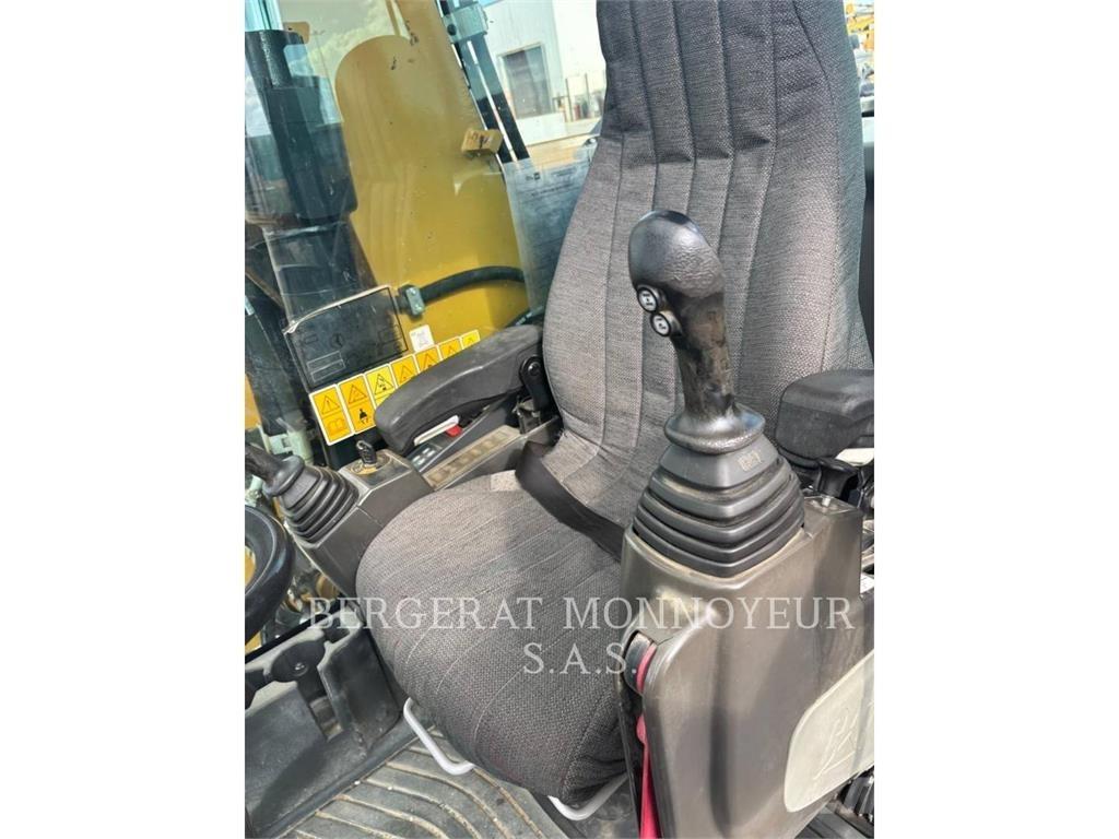 CAT M318F IVC  휠 굴삭기