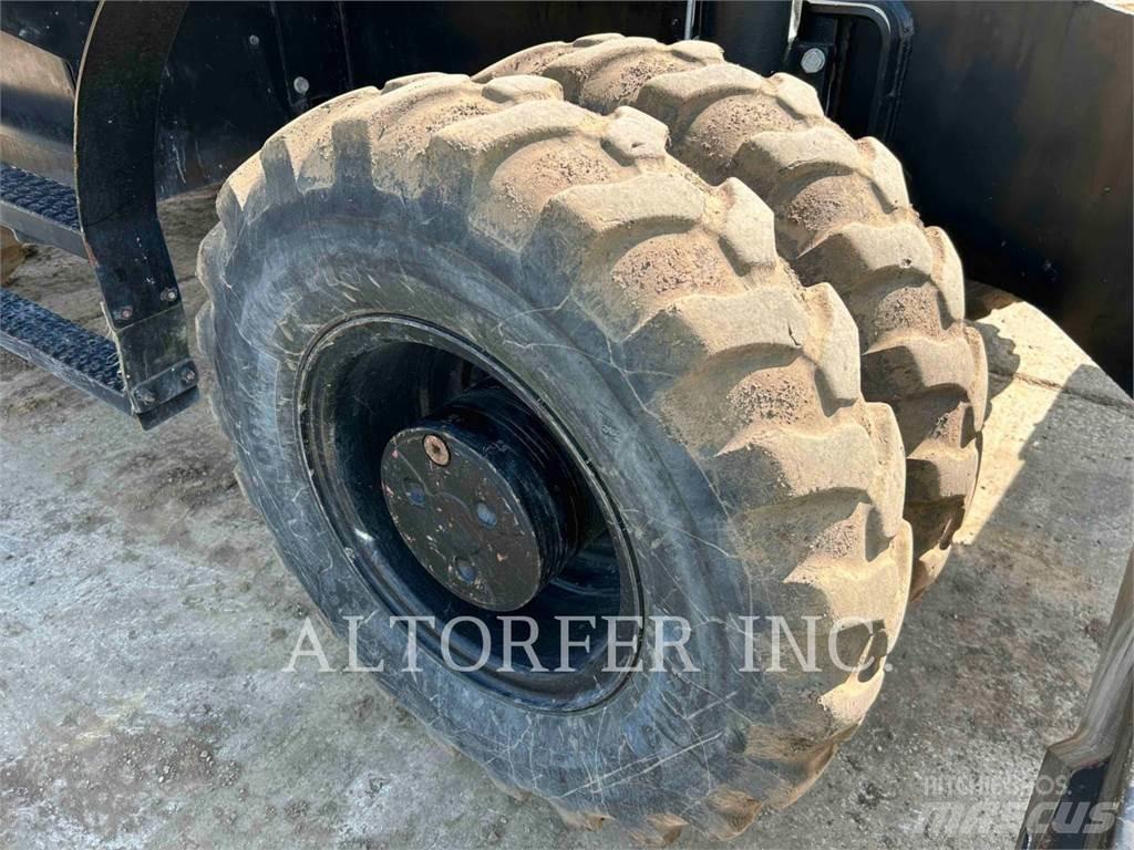 CAT M320  휠 굴삭기