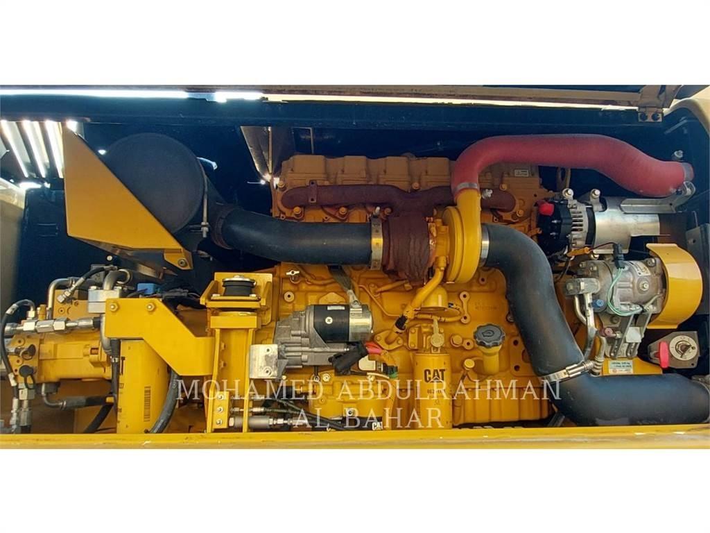 CAT M320D2  휠 굴삭기