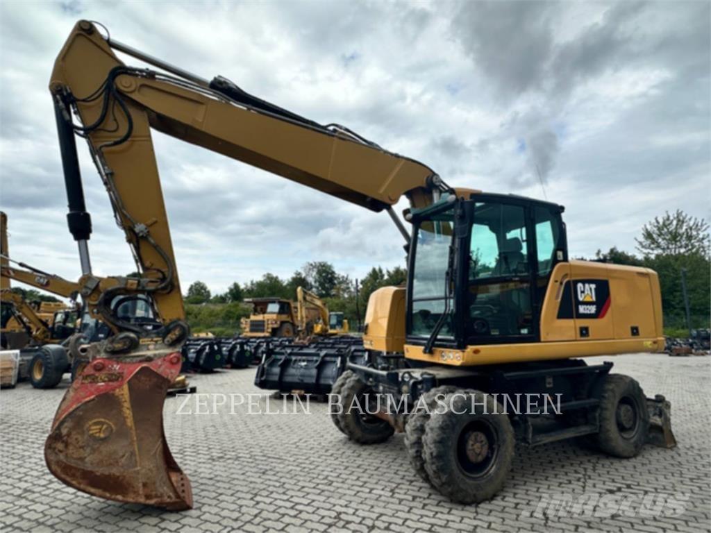 CAT M320F  휠 굴삭기