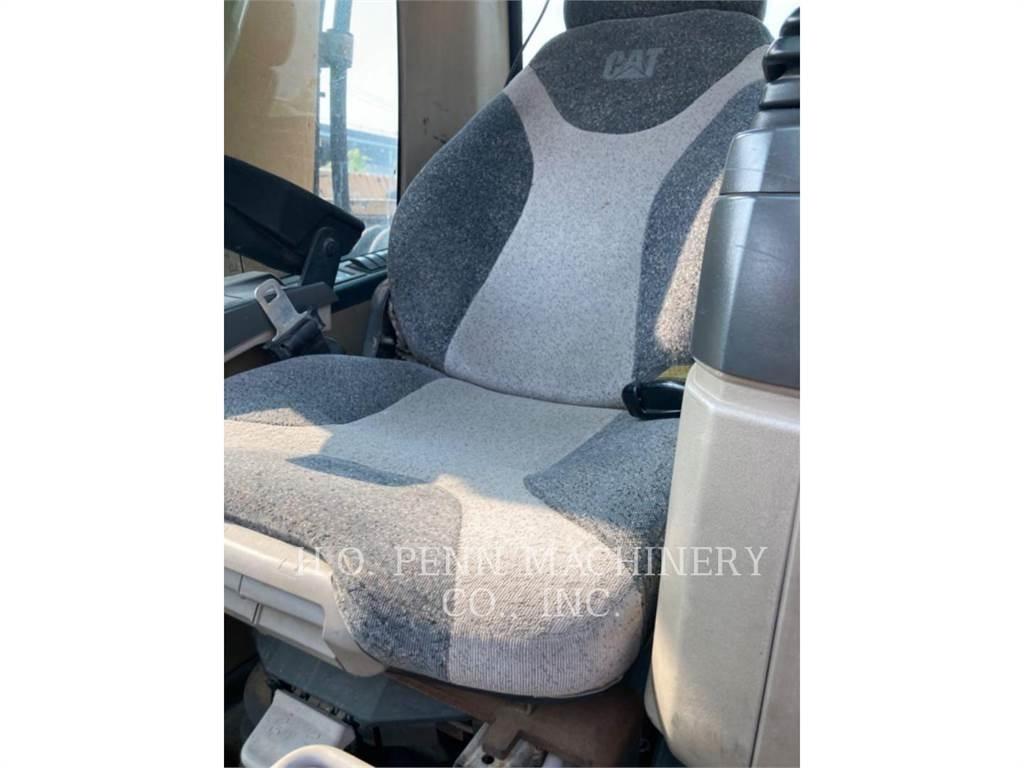 CAT M322C  휠 굴삭기