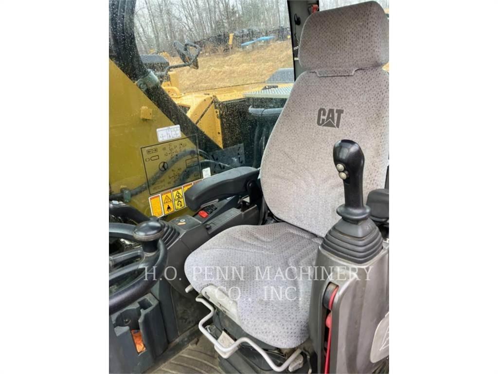 CAT M322F  휠 굴삭기