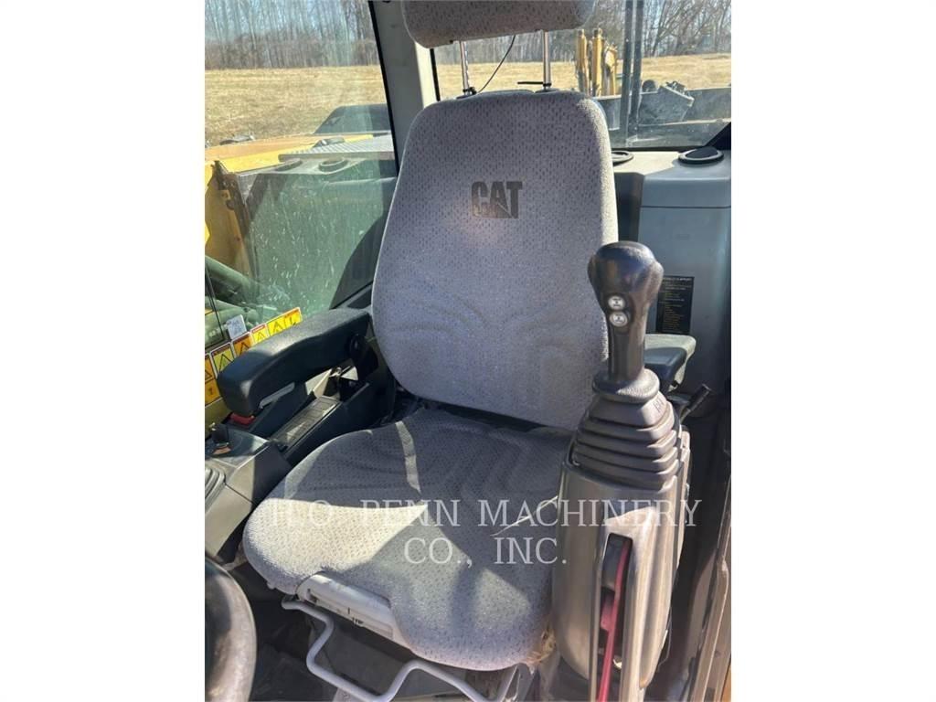 CAT M322F  휠 굴삭기
