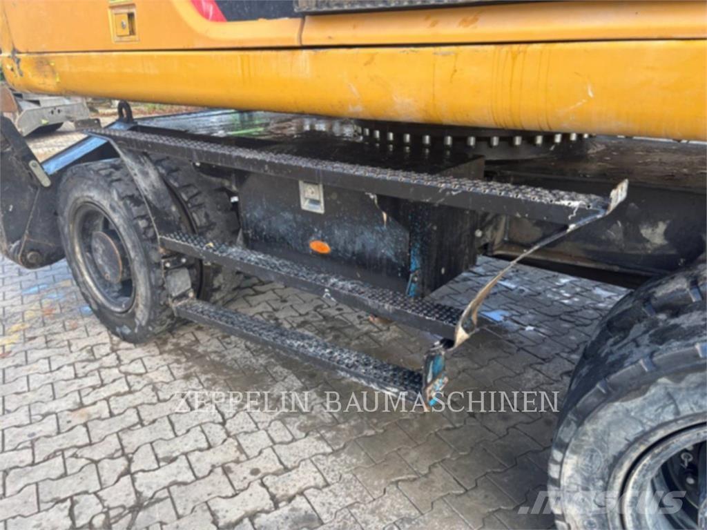 CAT MH3022 파쇄용 굴삭기