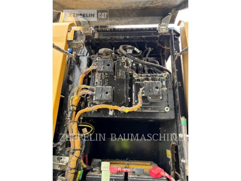 CAT MH3022-06C 파쇄용 굴삭기