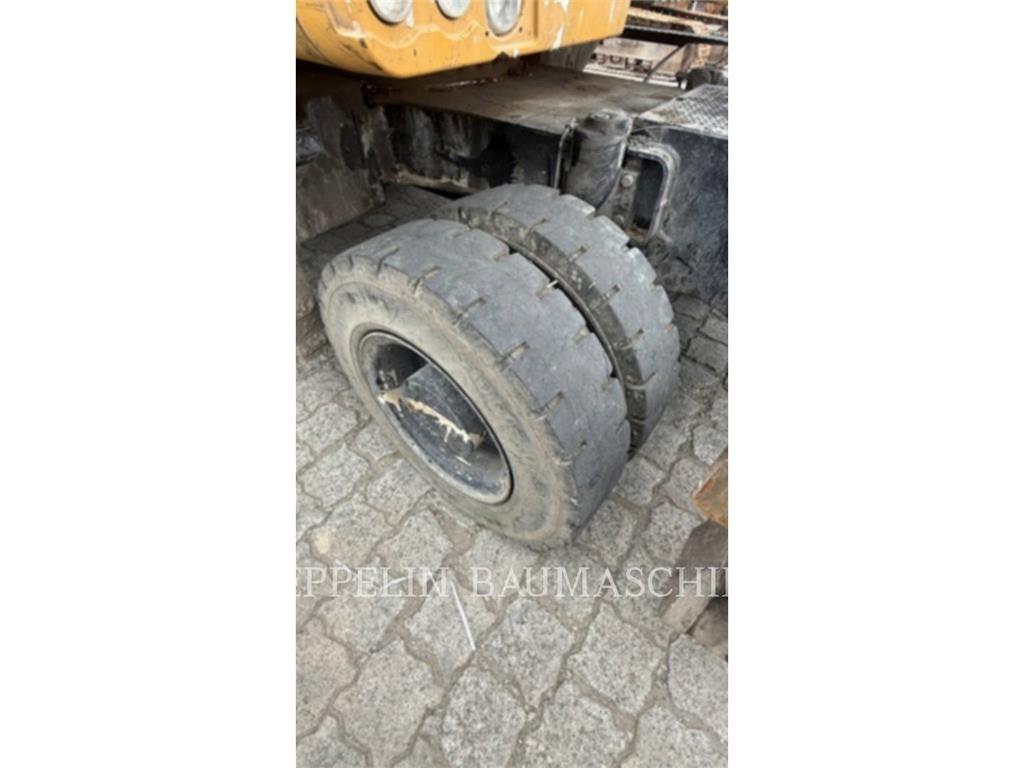 CAT MH3022-06C 파쇄용 굴삭기