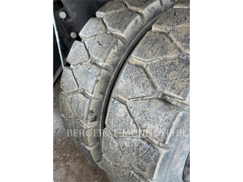 CAT MH3022-07  휠 굴삭기