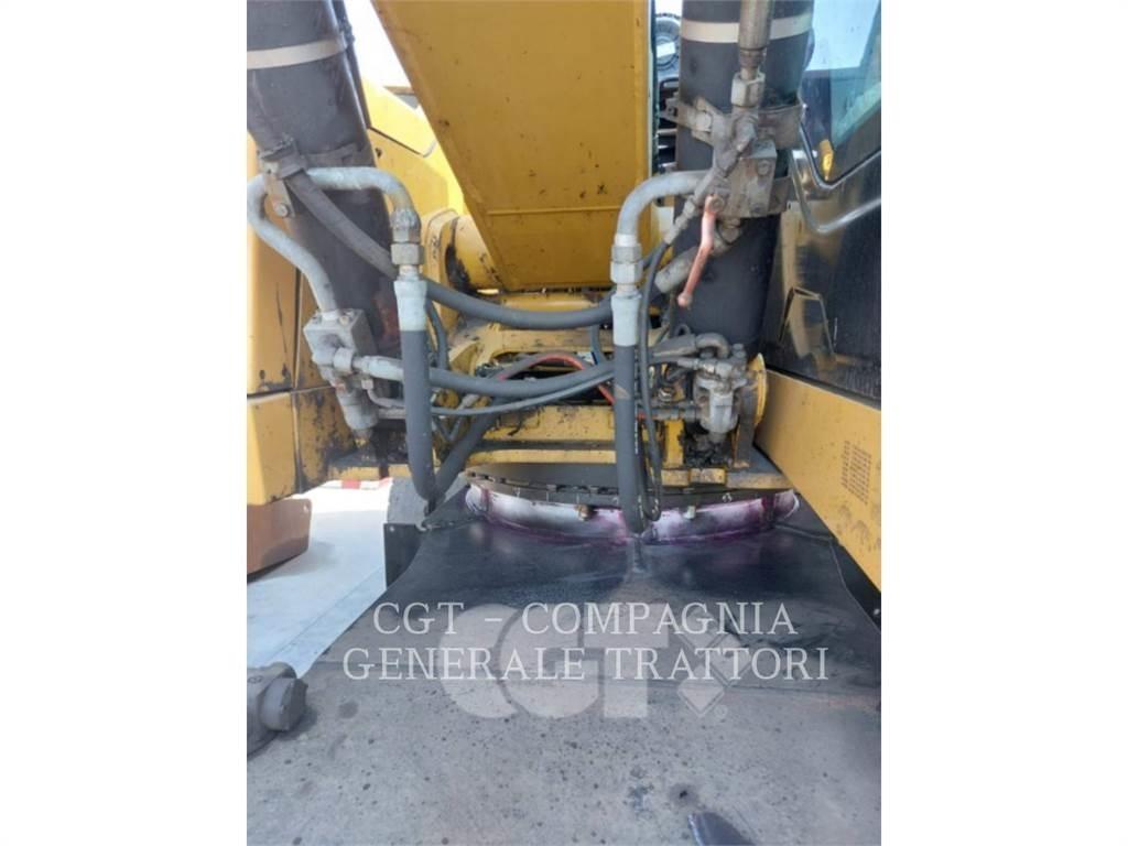 CAT MH3024  휠 굴삭기