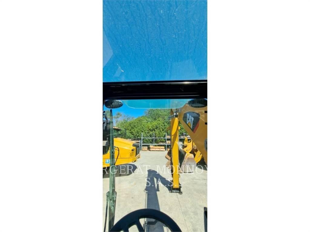 CAT MH3024-06  휠 굴삭기