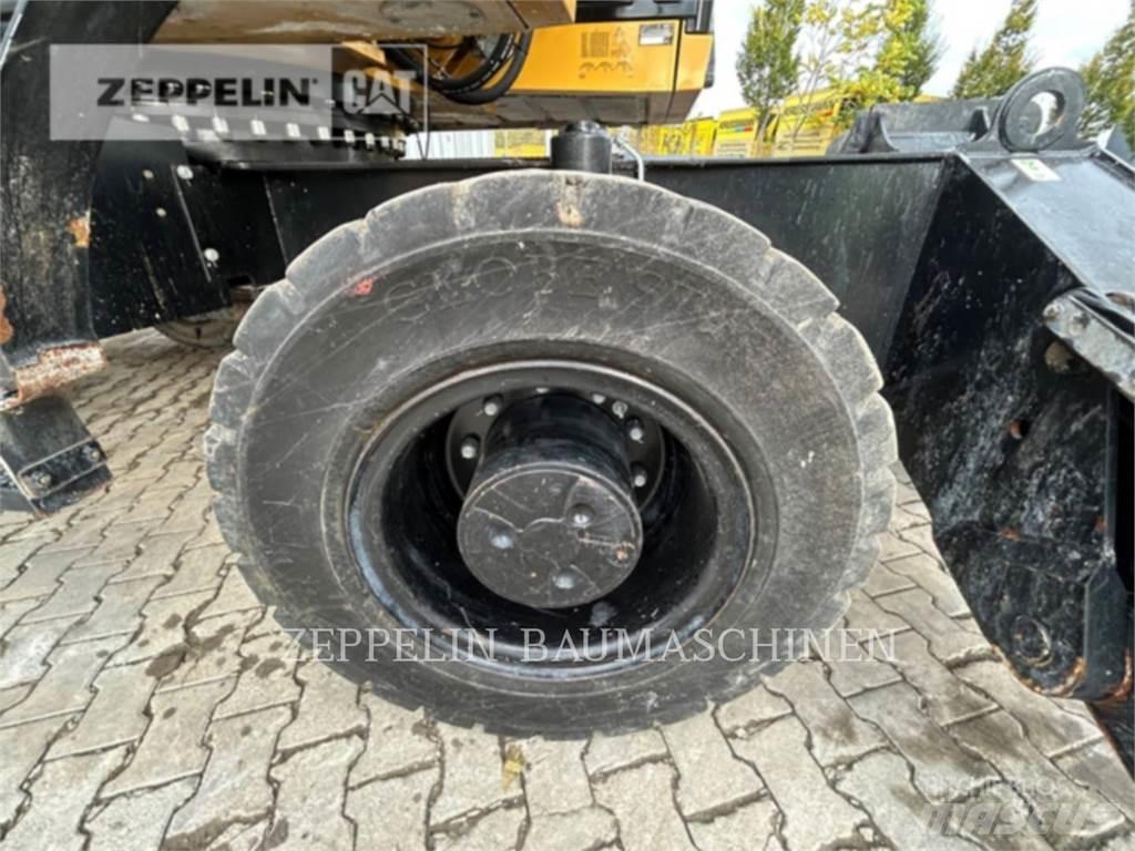 CAT MH3024-06C 파쇄용 굴삭기