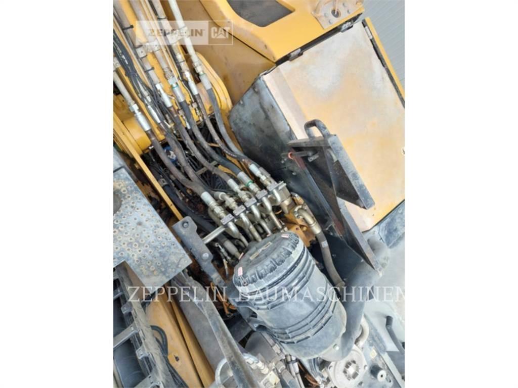 CAT MH3024-06C 파쇄용 굴삭기