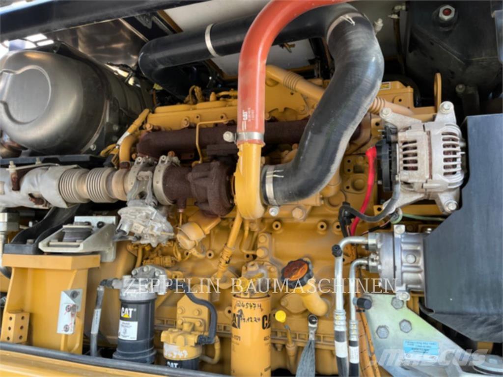 CAT MH3024-06C 파쇄용 굴삭기