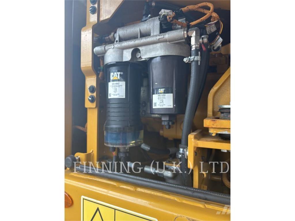 CAT MH3024 07W  휠 굴삭기