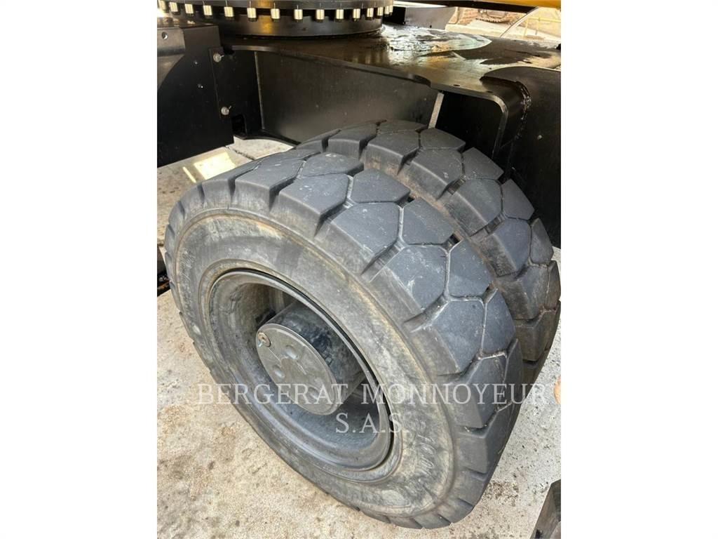 CAT MH3024-1  휠 굴삭기