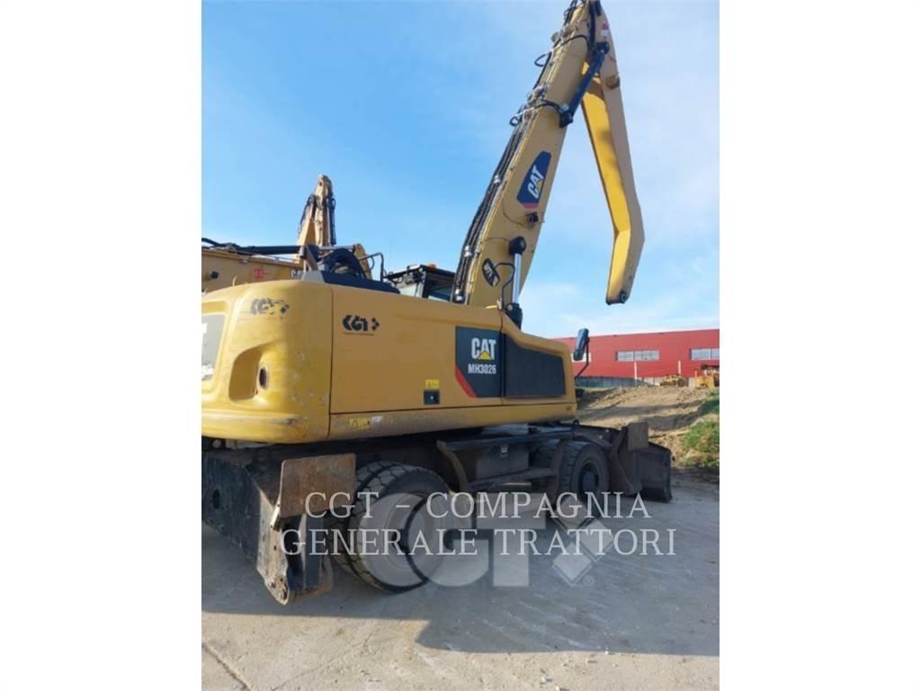 CAT MH3026  휠 굴삭기