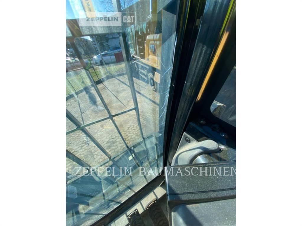 CAT MH3026-06C 파쇄용 굴삭기