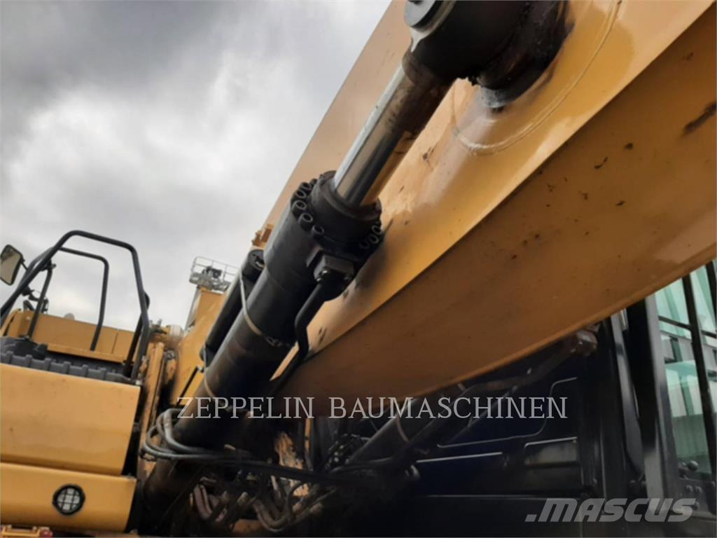 CAT MH3040-07A 파쇄용 굴삭기