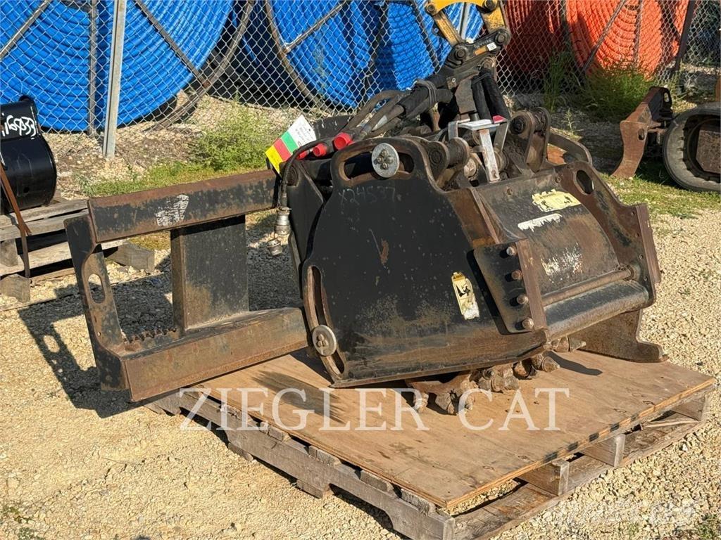 CAT PC205  스키드로더
