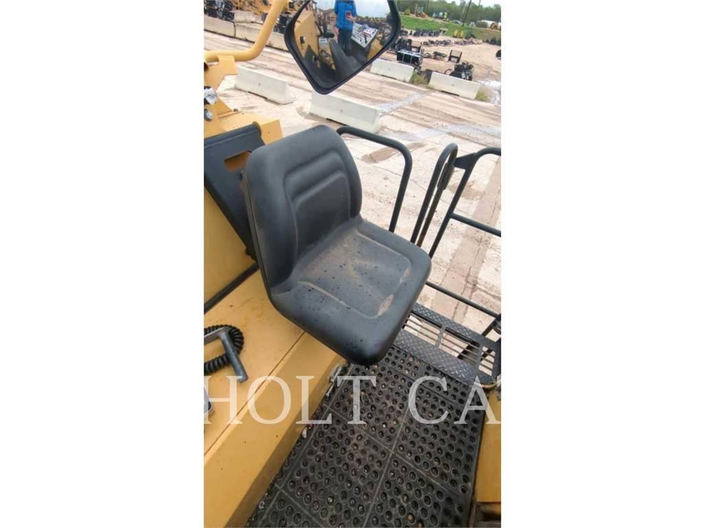 CAT PM200 아스팔트 리사이클러