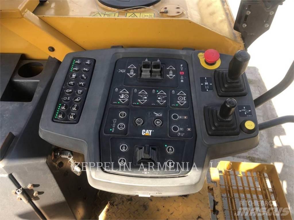 CAT PM620-02LRC 아스팔트 콜드 밀링 기계