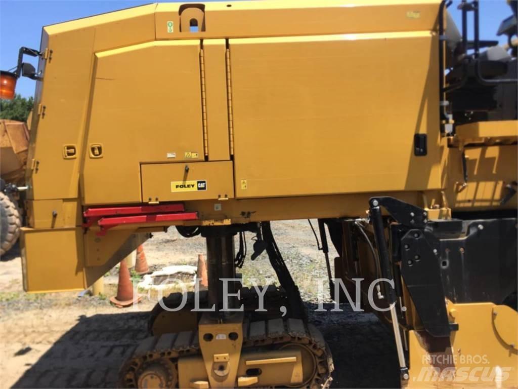 CAT PM622 아스팔트 콜드 밀링 기계