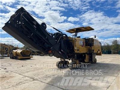 CAT PM822 아스팔트 콜드 밀링 기계