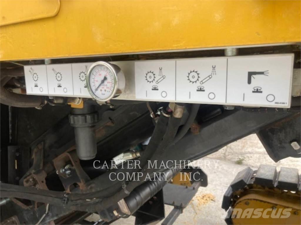 CAT PM822 아스팔트 콜드 밀링 기계