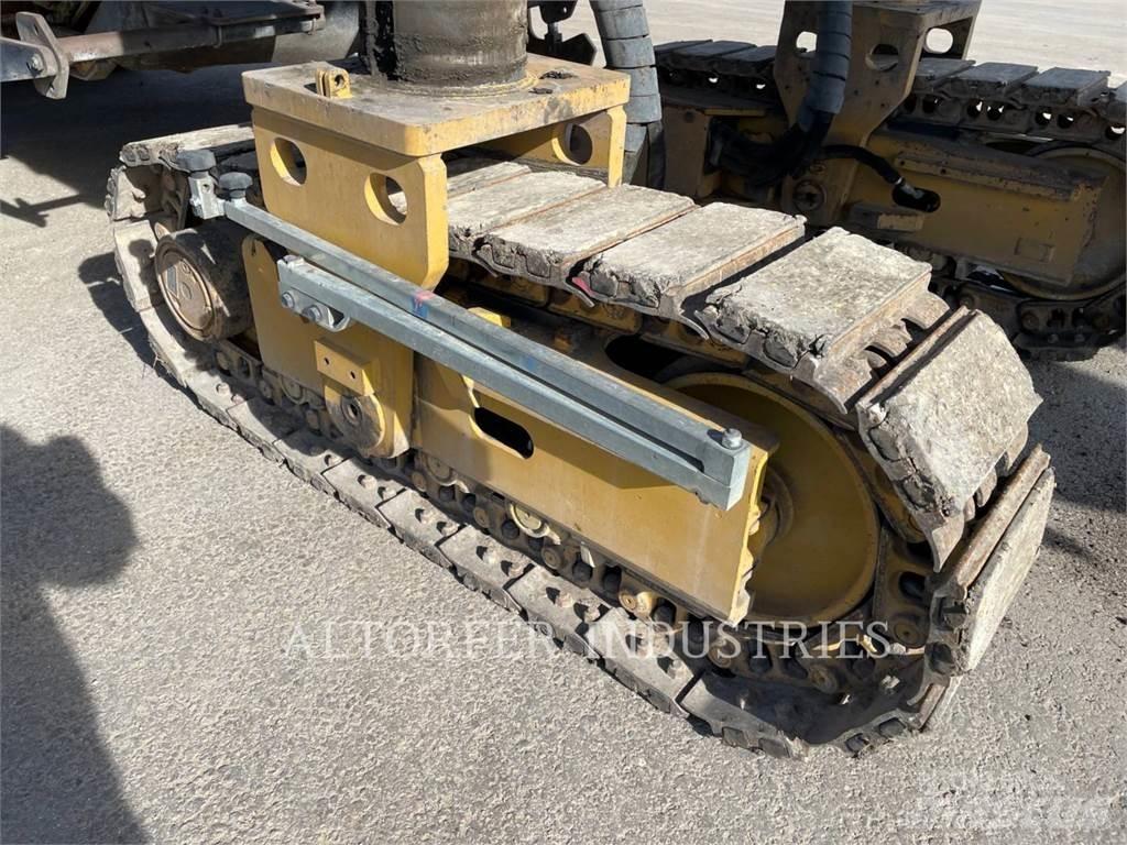 CAT PM825 아스팔트 콜드 밀링 기계