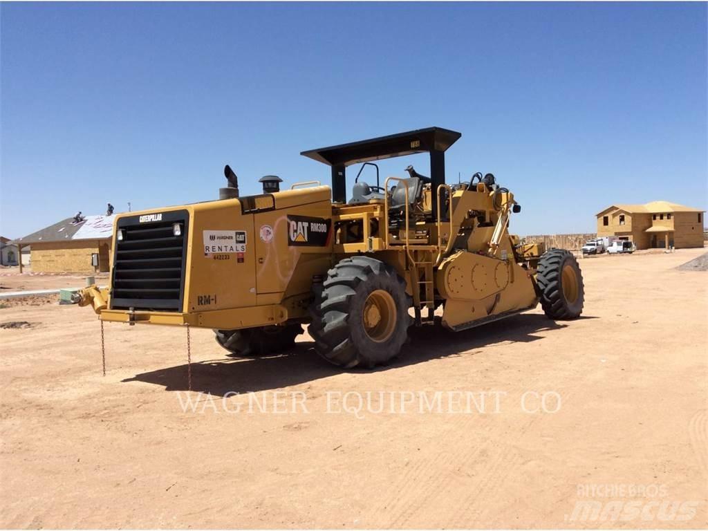 CAT RM-300 아스팔트 리사이클러